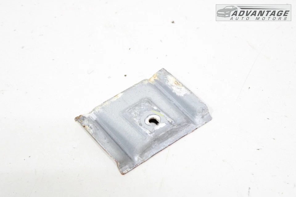 Dodge Challenger 2008-2023 caja de batería trasera soporte de sujeción placa escudo OEM Foto 3 de 4