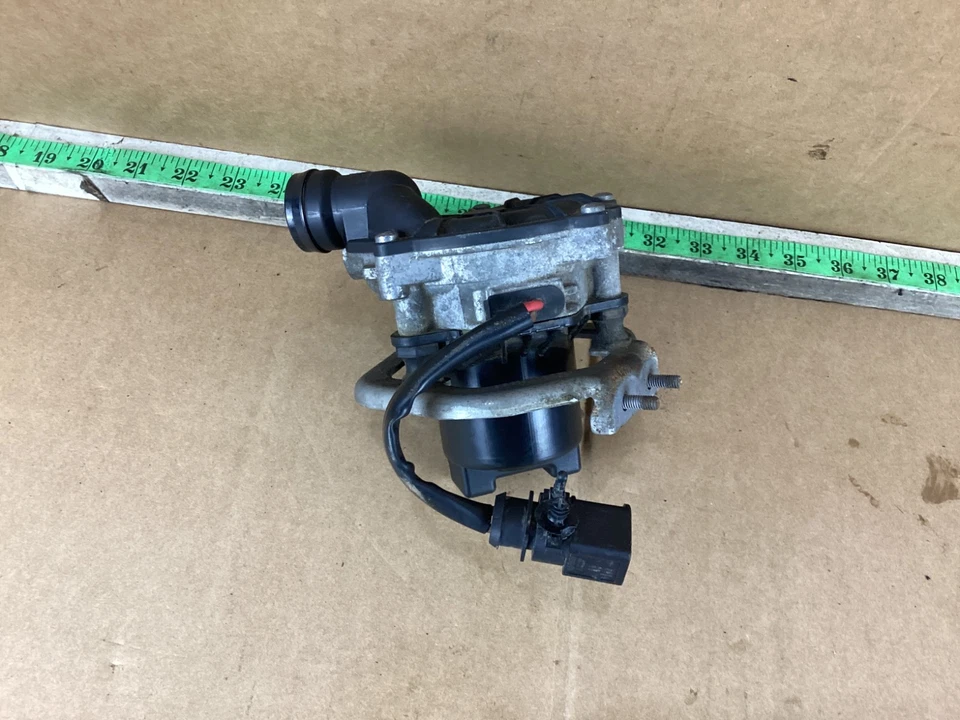 Bomba de inyección de aire secundaria Volkswagen Jetta 2013-2018 70363509 OEM Foto 4 de 4