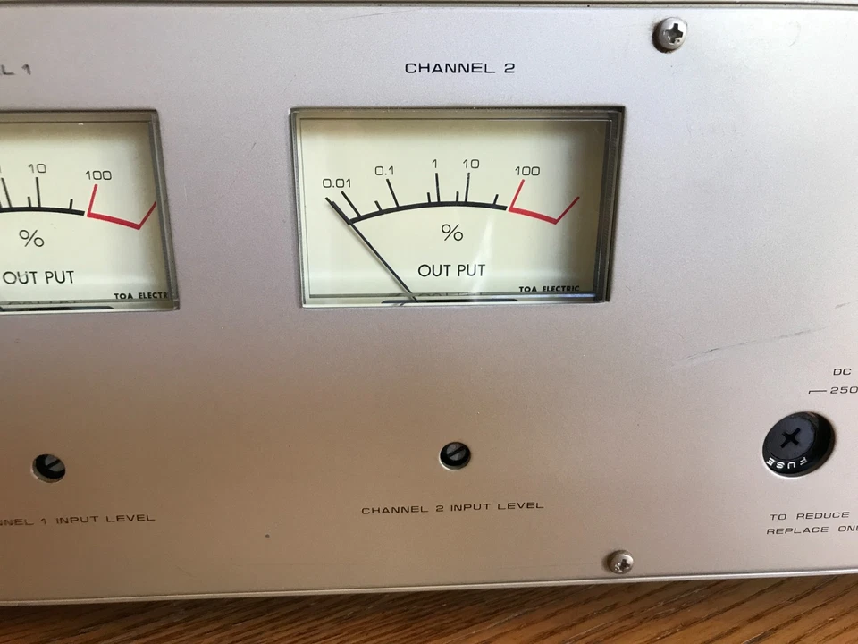 TOA P-2122 Stereo Power Amplifier - Image 3 of 4