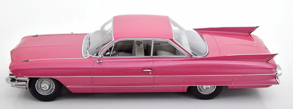KK Scale 1:18 CADILLAC SERIES 62 COUPE DEVILLE 1961 PINK METALLIC - KKDC181254 - Immagine 3 di 4