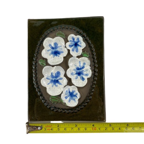 Azulejos de pared de cerámica Jie Gantofta Suecia flores aplicadas florales pintadas a mano década de 1960 - Imagen 9 de 9