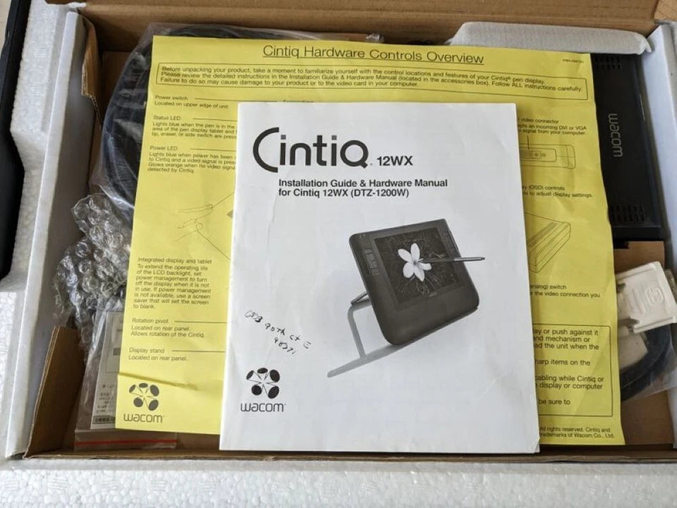 Wacom Cintiq Creative Pen Tablet Display Monitor 12WX Interactive DTZ-1200W/GO - Image 4 of 4