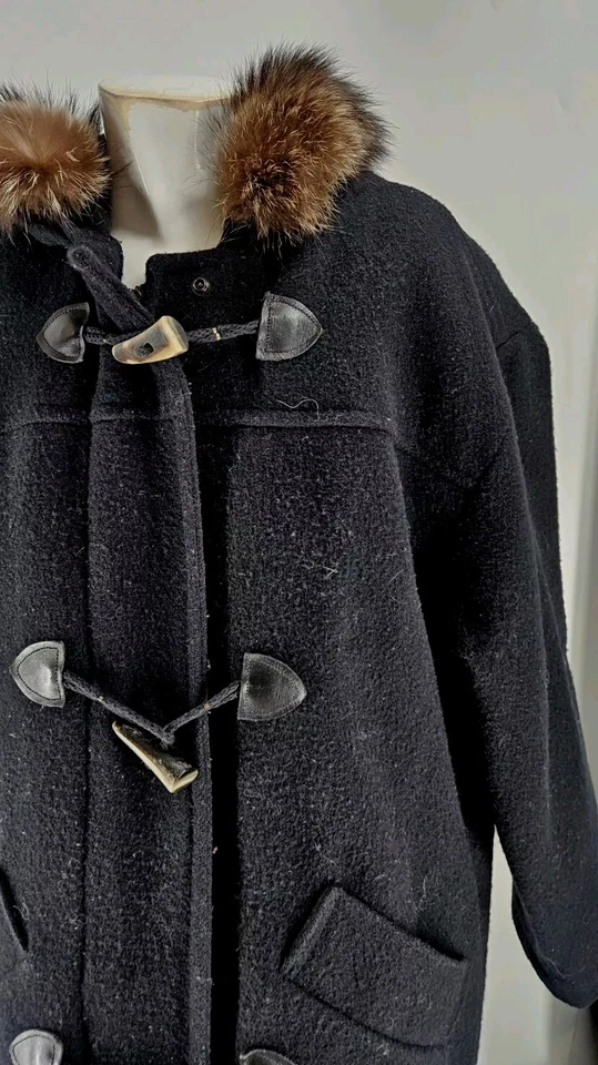 Abrigo para mujer Woolrich pequeño negro lana botón mapache ribete con capucha Foto 4 de 4