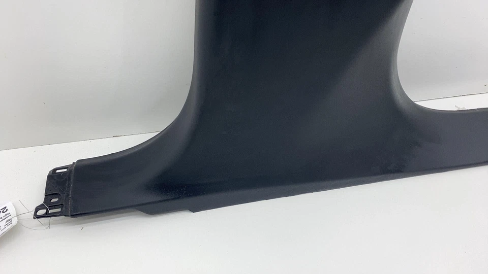 2024 Tesla Cybertruck Passenger Lower B-pillar Trim Panel Right OEM 1813918-59-B Foto 4 de 4