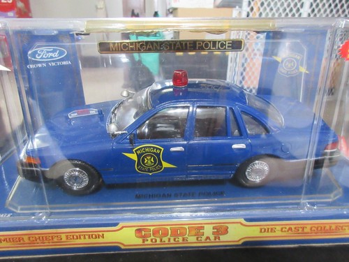 1:24 Code 3 Michigan State Police 1994 Ford Crown Victoria & Patch - Picture 2 of 11
