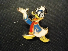 DISNEY DLR CAST EXCLUSIVE PIN OF THE MONTH MARCH 2006 DONALD DUCK PIN LE 2000