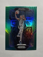 2022 Panini Prizm WNBA Far Out Insert Green Refractor #10 Breanna Stewart