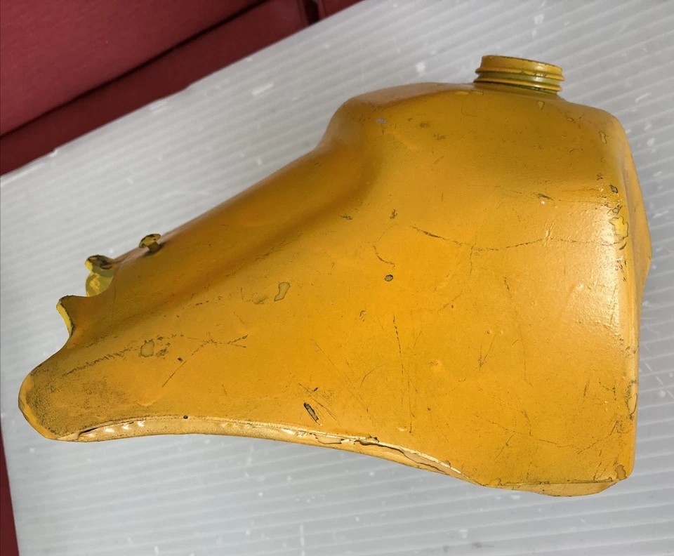 Suzuki Gas Tank RM80 Gas Tank Fuel Tank Petrol Tank 1984-85 Used Yamaha Yazaki - Image 4 of 4