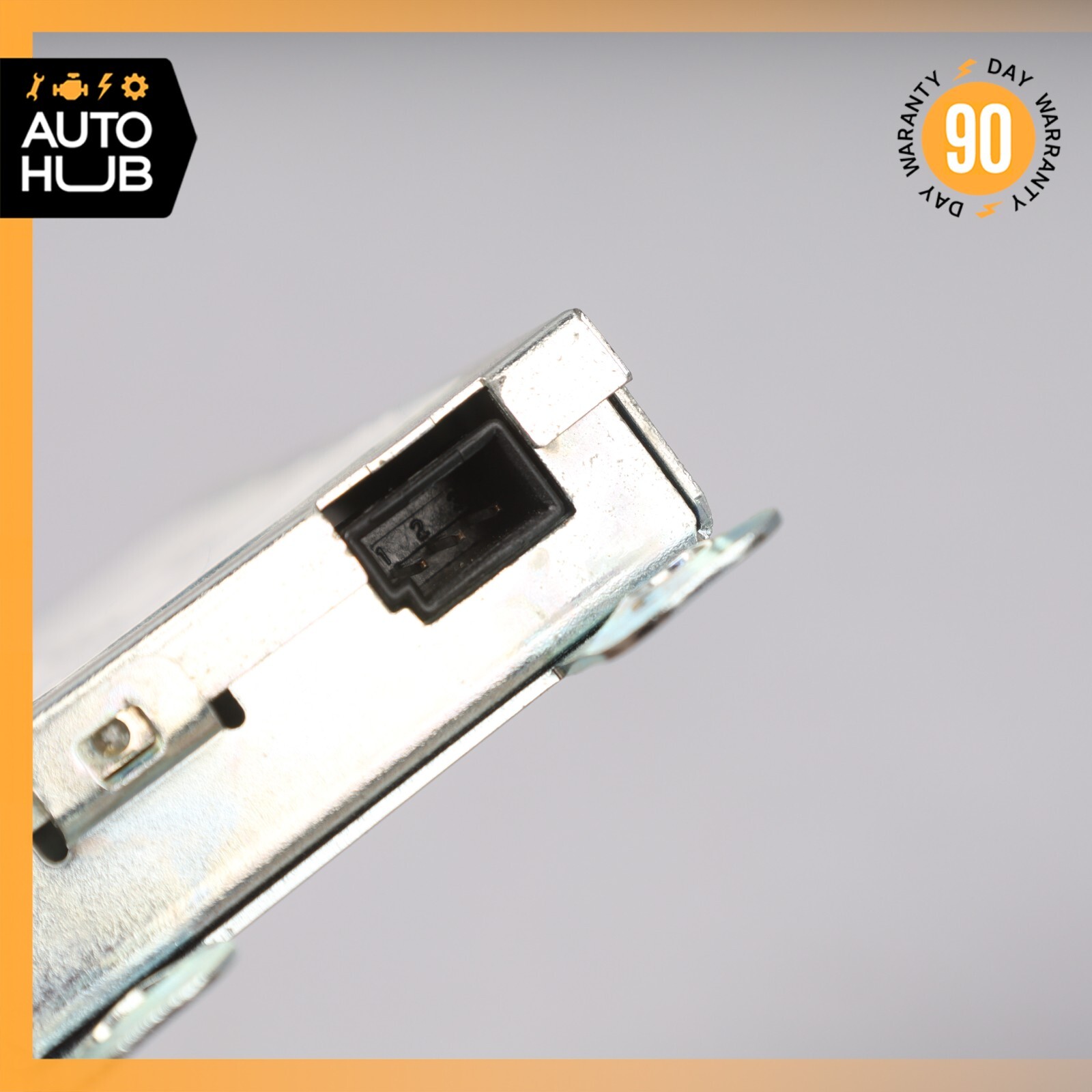 09-13 Maserati Quattroporte M139 Rear Right Antenna AM/FM Amplifier Module OEM