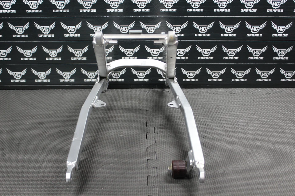 Yamaha YZ250F 2013 OEM subchasis trasero subchasis riel de asiento 17D-21190-10-00 Foto 2 de 4