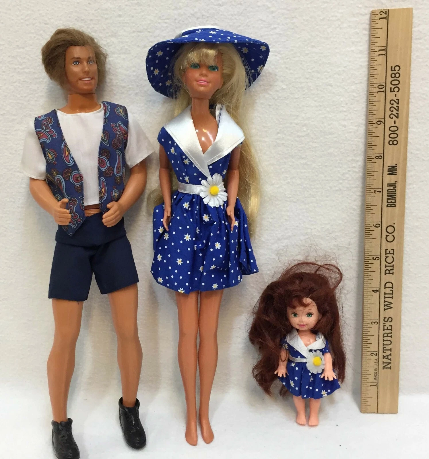 Ken 1990 Barbie 1975 & Child 1994 One family Lot of 3 Summer Party Clothes
Opens in a new window or