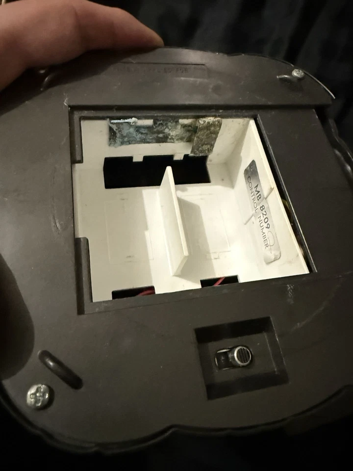 Juego de mesa electrónico Dark Tower 1981 MB con piezas y mapa - Torre no funciona Foto 4 de 4