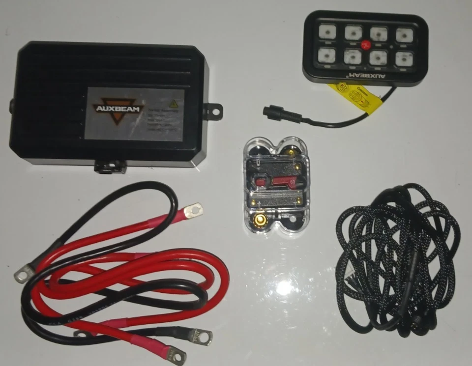 Painel interruptor AUXBEAM 8 gangues 12V/24V - Usado - Componentes ausentes - Amazon Return - Imagem 2 de 4