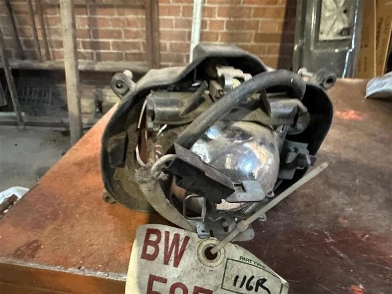 Passenger Corner/Park Light Fog-driving Fits 95-00 MAZDA MILLENIA 565970 - Image 2 of 2