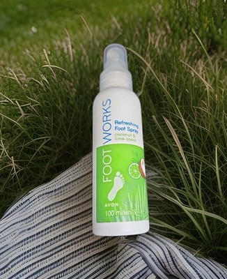 AVON FOOTWORKS foot works Erfrischendes Fußspray Fuß Spray Kokos & Limette 100ml