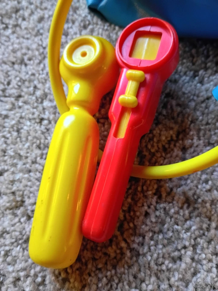 Vintage 1993 Tyco Sesame Street Big Bird Medical Doctor's Play Kit - Image 3 of 4