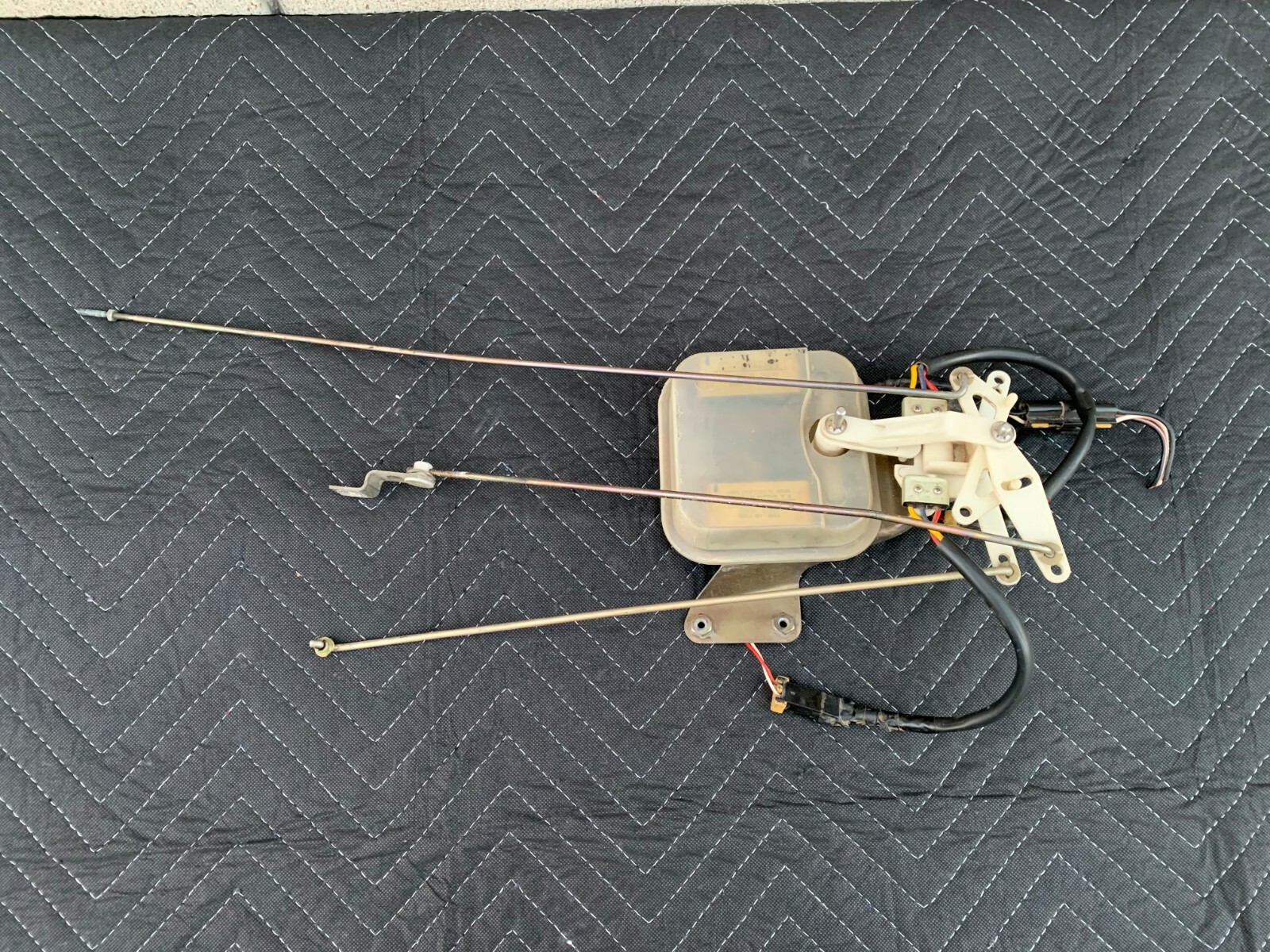 91 Bentley Eight Turbo R Front Right Side Power Door Lock Actuator Mechanism