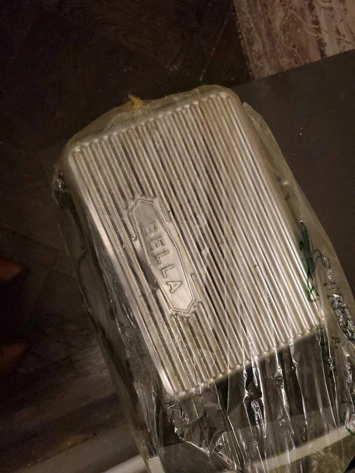 Tostadora eléctrica Bella de 2 rebanadas cromada defectuosa para piezas Foto 2 de 3