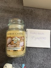 Image of Large Yankee Candle - Sandalwood Vanilla
