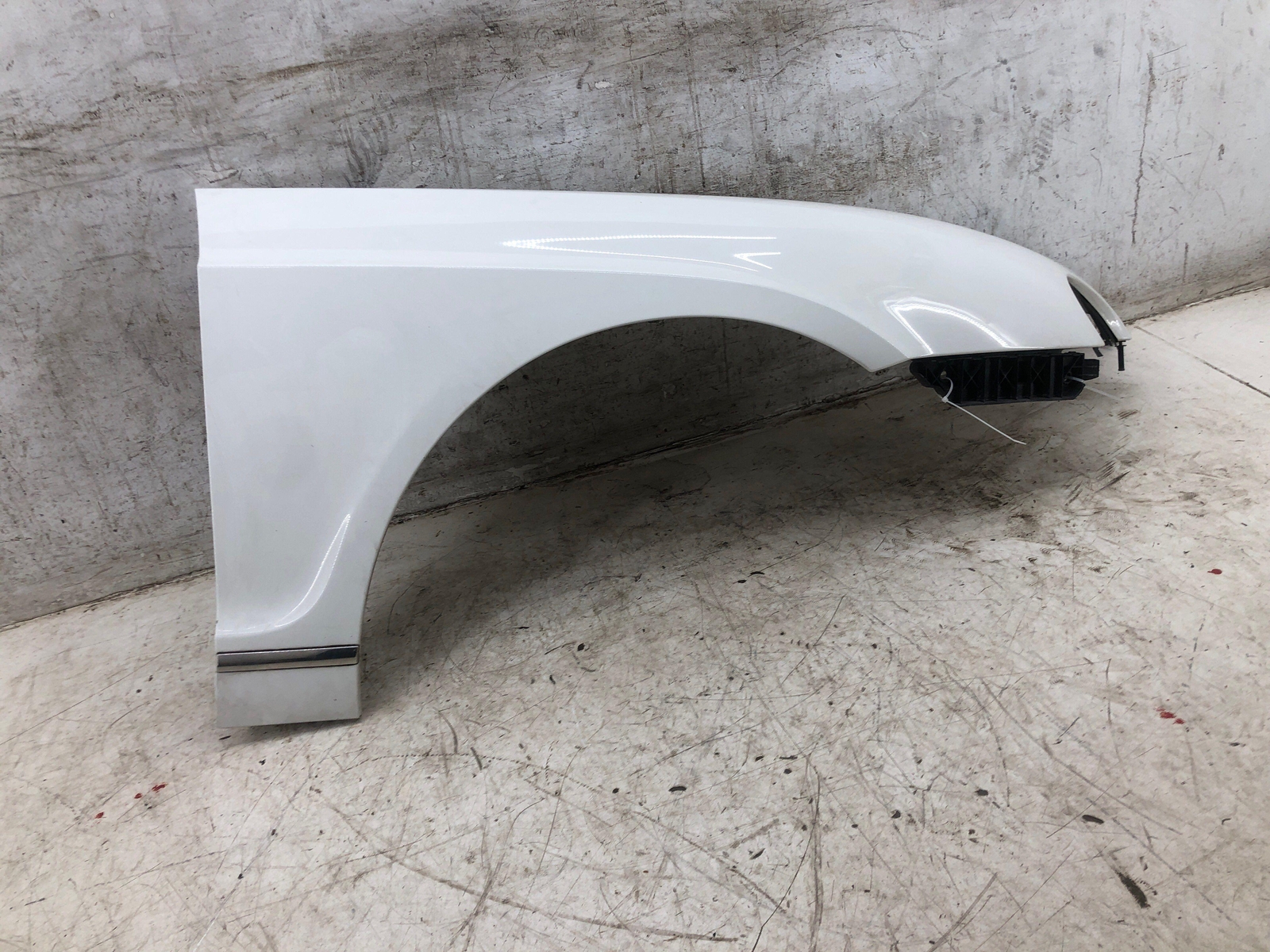 2006-2012 BENTLEY CONTINENTAL FLYING SPUR SPEED OEM RH RIGHT FENDER WHITE