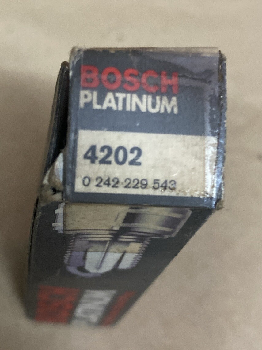 BOSCH PLATINUM 4202 SPARK PLUG