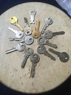 Old Vintage Keys Yale Type more job Lot Assorted Keys 14 Keys