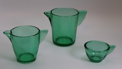 Akro Agate Children's Dishes Set of 3 JADE TRANS OPTIC UV 2 pitchers & sm teacup