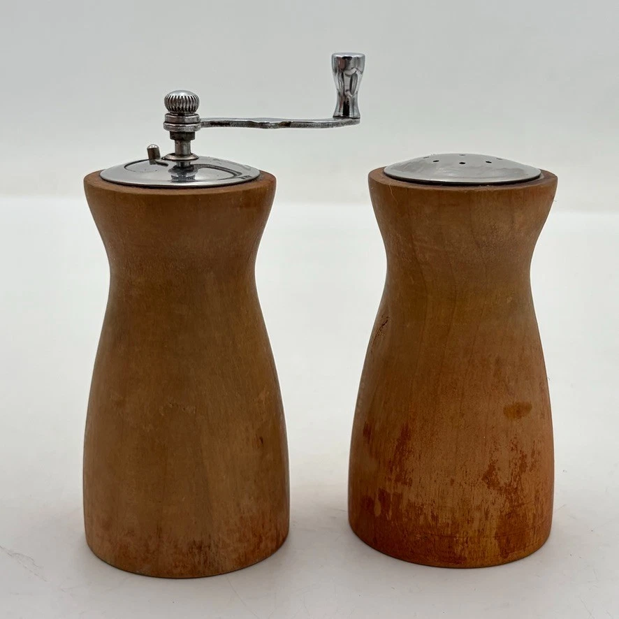 Vintage Olde Thompson Metropolitan MCM Walnut Salt Shaker & Pepper Mill 4" Retro