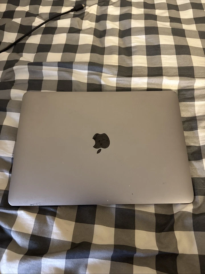 MacBook Air Retina 13 pulgadas 2020 Apple Laptop excelentes condiciones envío rápido Foto 3 de 4