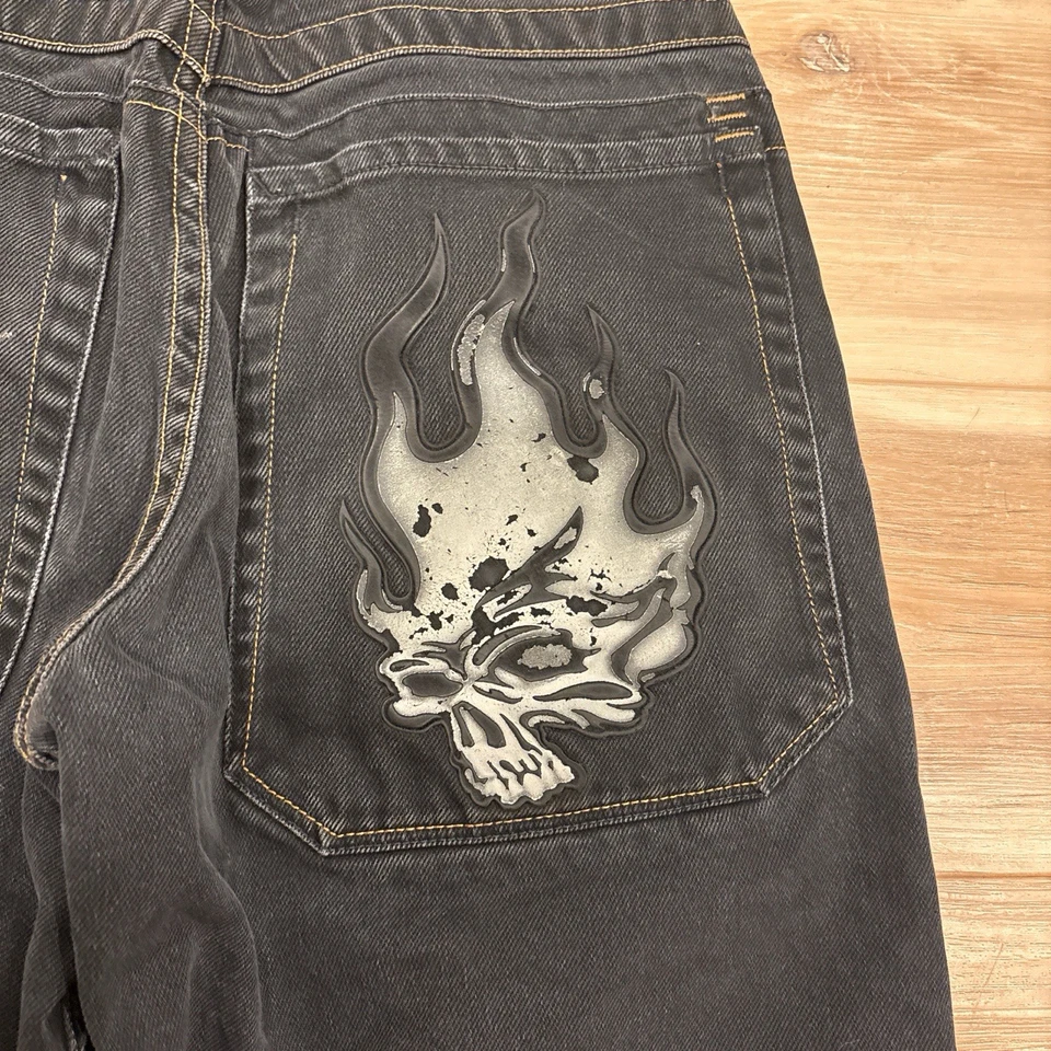 复古 90 年代黑色火焰骷髅 Jnco Jorts 尺寸 29 尺寸显示 — 第 2/4 张图片