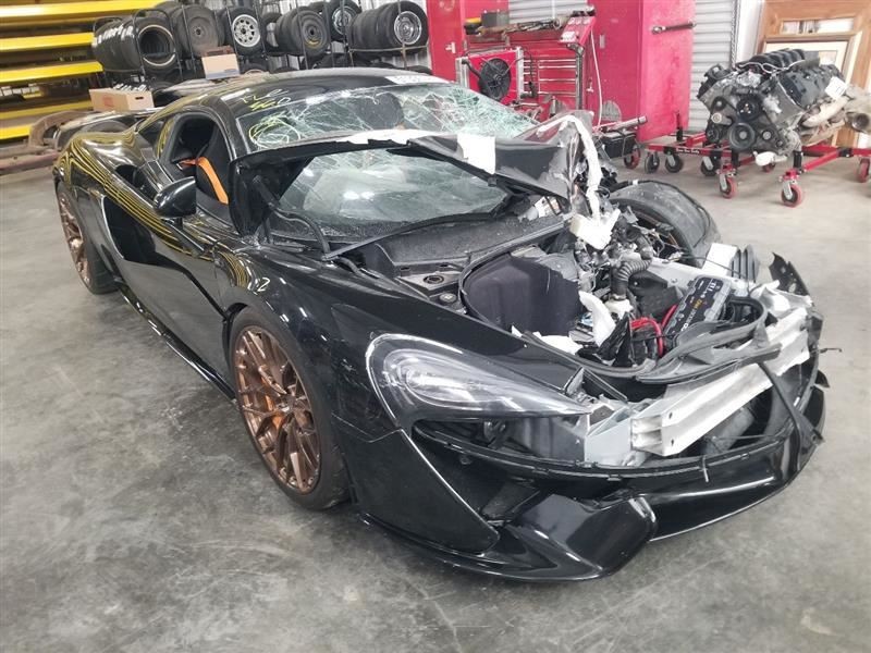 McLaren 570S 2017 Left Upper Quarter panel trims Set Black