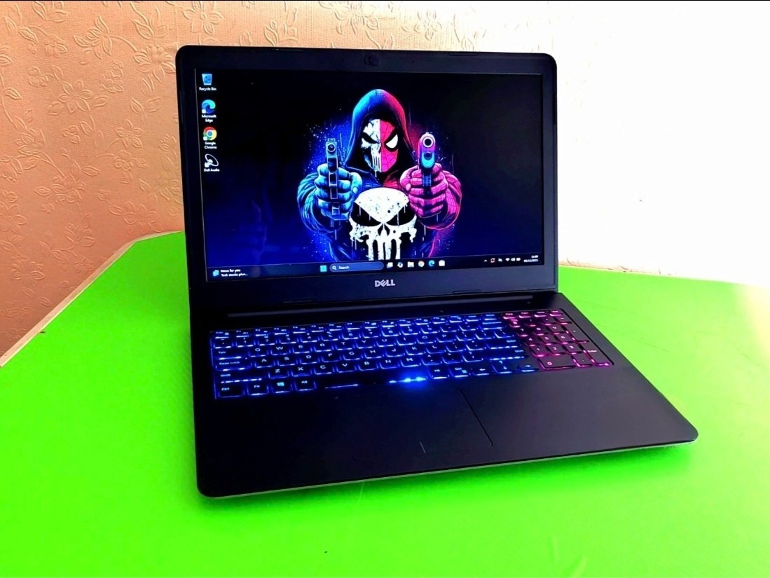 Boxed 17 Inch Core i7 Dell Gaming Laptop With 16GB RAM 1TB SSD Radeon