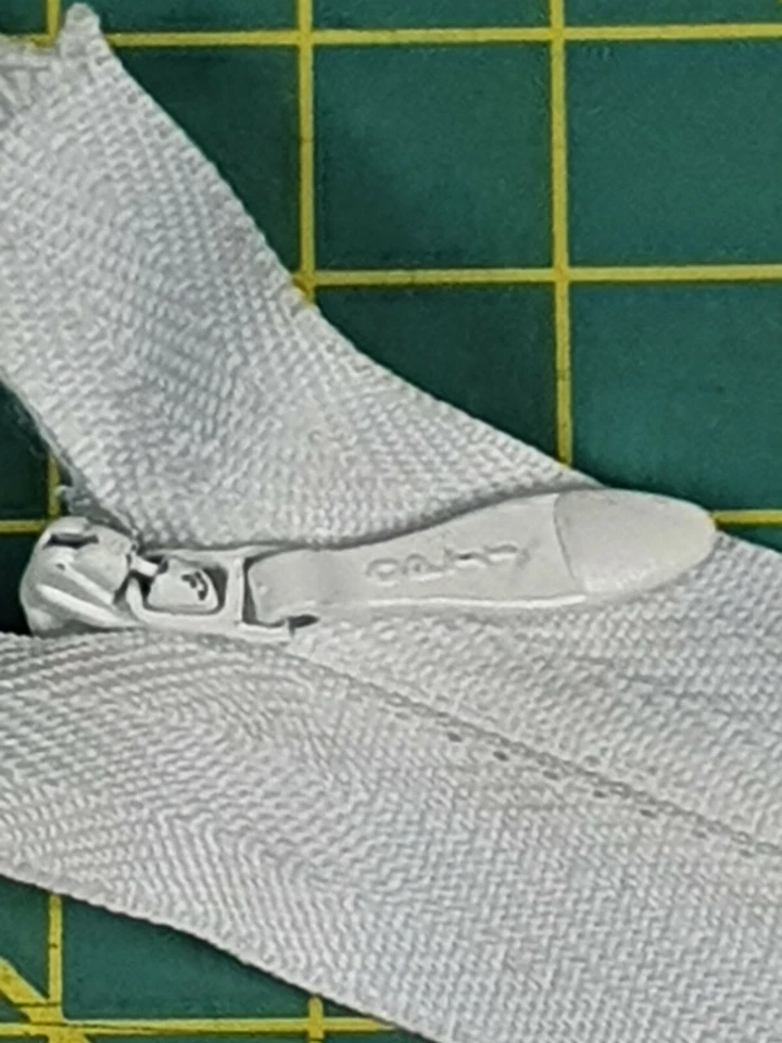 White Invisible Zip 19cm opening, number 5, for dress skirts cushions -UK Seller - Image 2 of 4