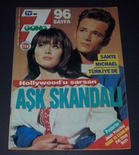 SHANNEN DOHERTY-LUKE PERRY Cover BEVERLY HILLS 90210-EXTREME-GLENN CLOSE 32535