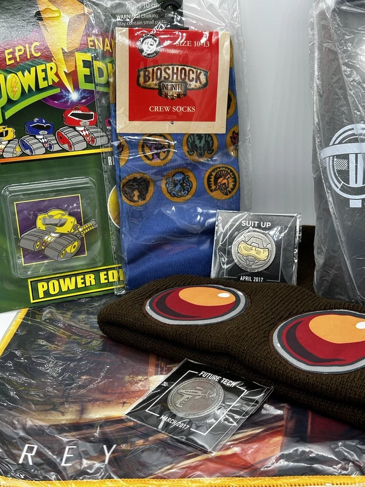 Lote de caja de botín calcetines Bioshock Pychonaut Beanie Prey tapete y botella Power Pin Foto 3 de 4