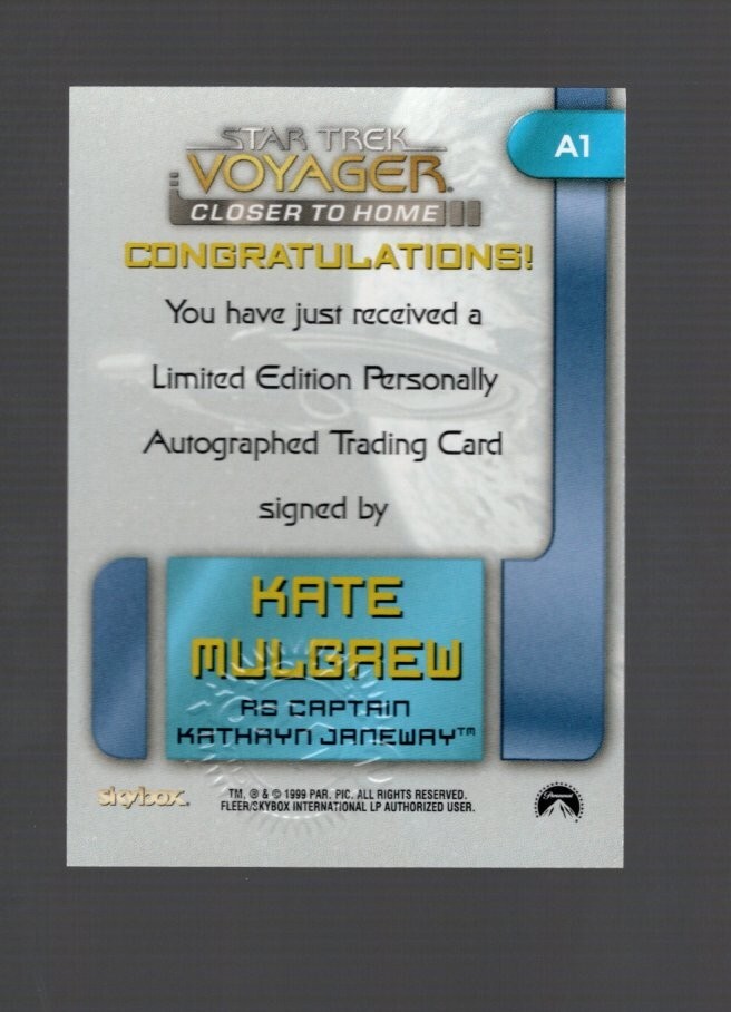 1999 SKYBOX STAR TREK VOYAGER CLOSER TO HOME KATE MULGREW #A1 AUTOGRAPH JANEWAY - Picture 2 of 2