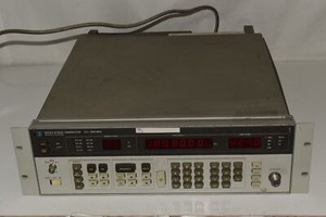 HEWLETT PACKARD hp 8656A SIGNAL GENERATOR 0.1-990 MHZ (JHY54)
