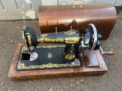 Vintage HUSQVARNA Handkurbel Nähmaschine 12 705 & Koffer für Ersatz/Reparatur