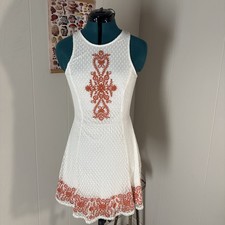 Heart & Soul Women’s White Lace Overlay Sweetheart Skater Dress Embroidered SZ S