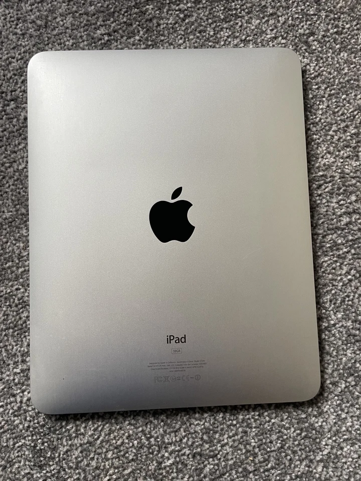 Apple iPad 1st Gen 32GB - WiFi Unlocked - Image 3 of 4
