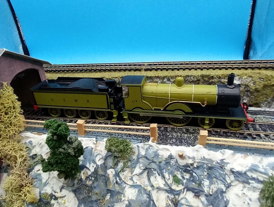 OO Gauge 1/76 Scale Greyhound Steam Locomotive Train + Tender Model Railway  - image 3 of 4
