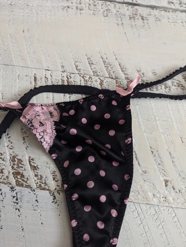 Perizoma Shirley of Hollywood taglia S vintage Y2K nero e rosa in raso a pois - Foto 2 di 5