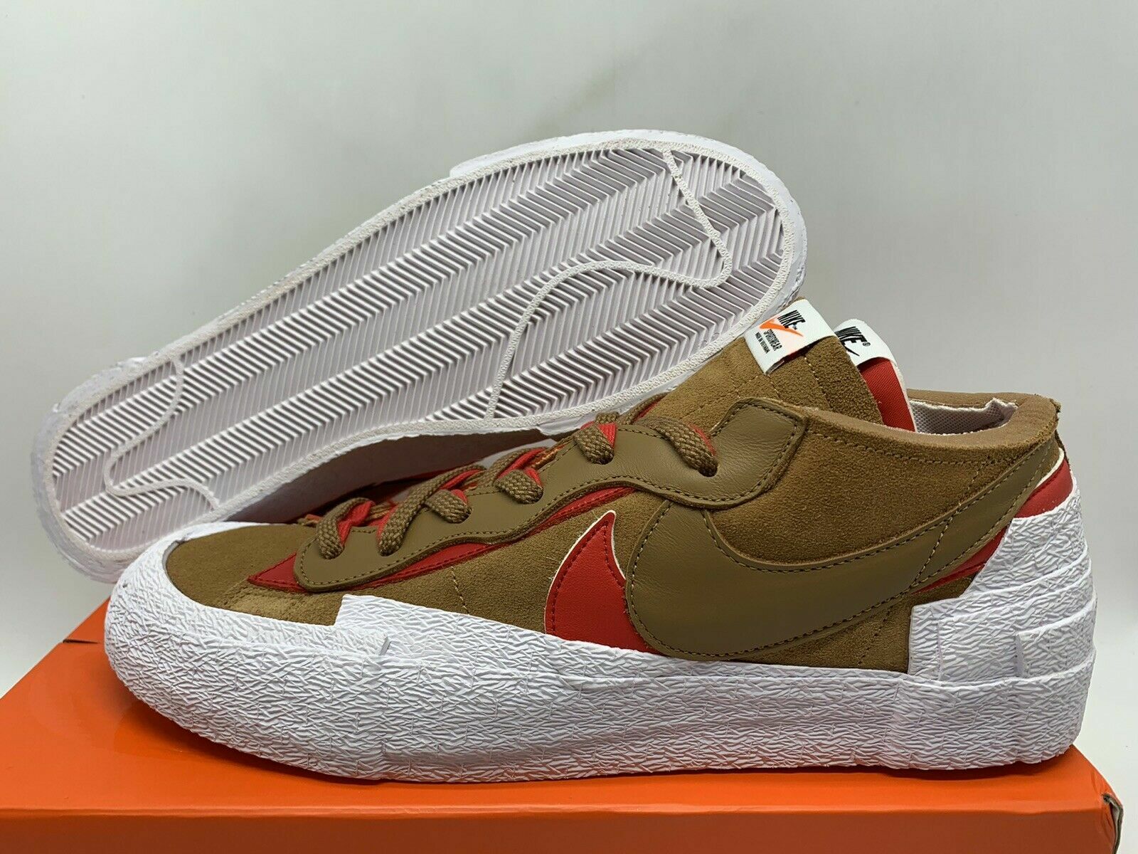 SACAI X NIKE Nike Blazer Low x Sacai British Tan Rosso Bianco DD1877 200 Taglia 9 5