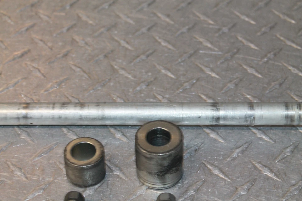 01 Suzuki Savage 650 Boulevard S40 Juego de ajuste de espaciadores de eje de rueda trasera OEM Foto 4 de 4