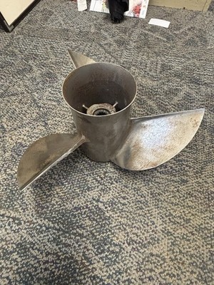 Mercury Quicksilver 48-89800-A5  19P Propellor. No Dings Cracks Or Breaks