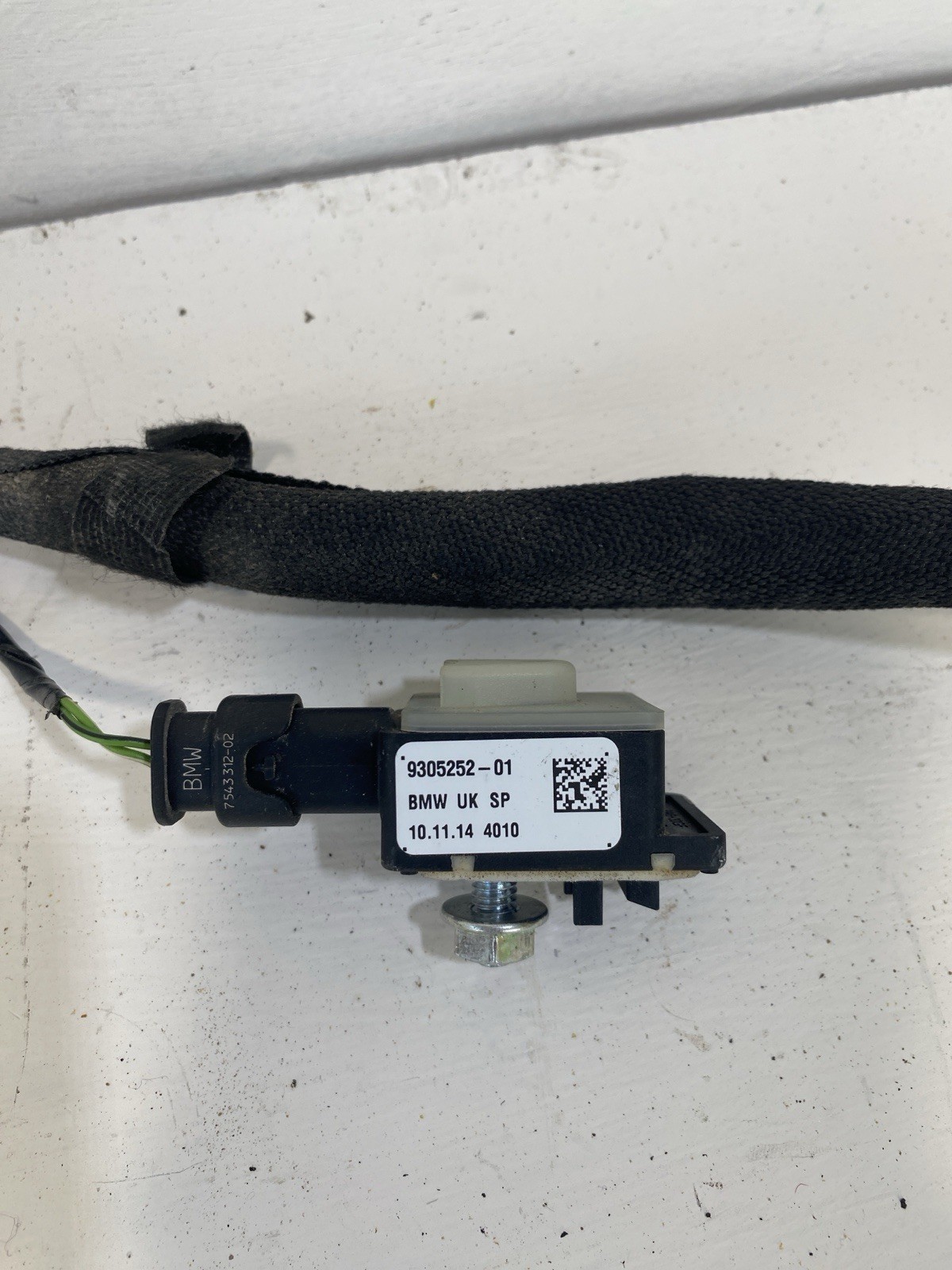 2014 - 2020 BMW I8 OEM RIGHT DOOR WIRING HARNESS 68589071