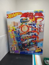 Hot Wheels Ultimate Garage City Play-set BNIB holds 50 Cars Dragon Elevator