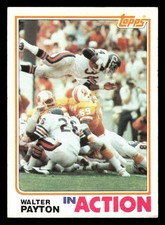 1982 Topps Football Card #303 In Action Walter Payton