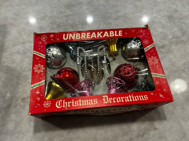 Vtg Bradford 12 Unbreakable Plastic Christmas Tree Bells Barrels Balls W Box