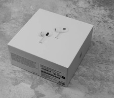 Apple AirPods Pro 2nd Generation MagSafe Wireless Charging Case USB-C, White